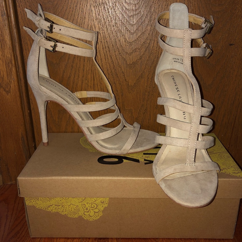 ๐ฟHP๐ฟ NWOT Chinese Laundry Lacy Sand Suede Heels - Picture 6 of 7